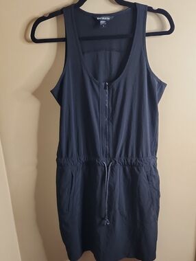 Athleta Expedition Dress in Black. Size 4. #446859